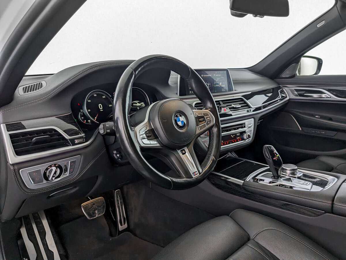BMW 7 серии 2019 года с пробегом. Фото: #13