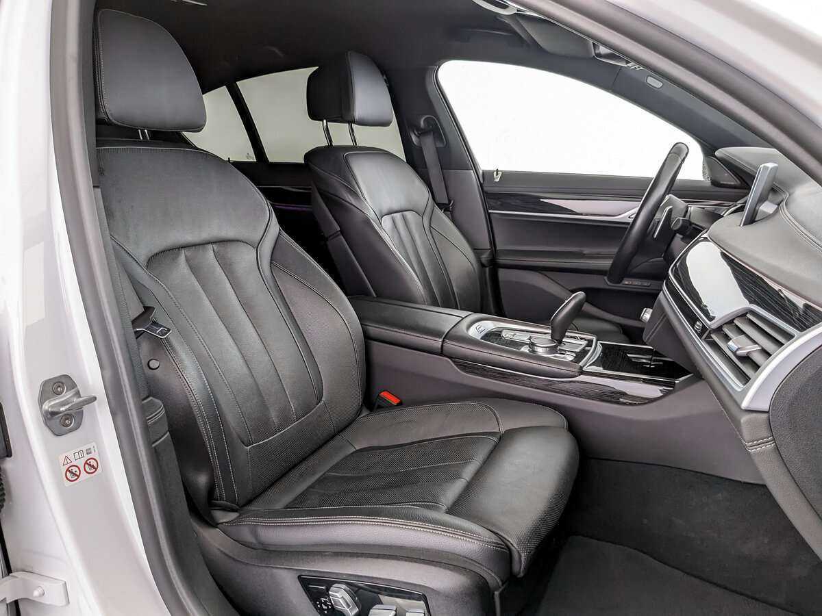 BMW 7 серии 2019 года с пробегом. Фото: #19