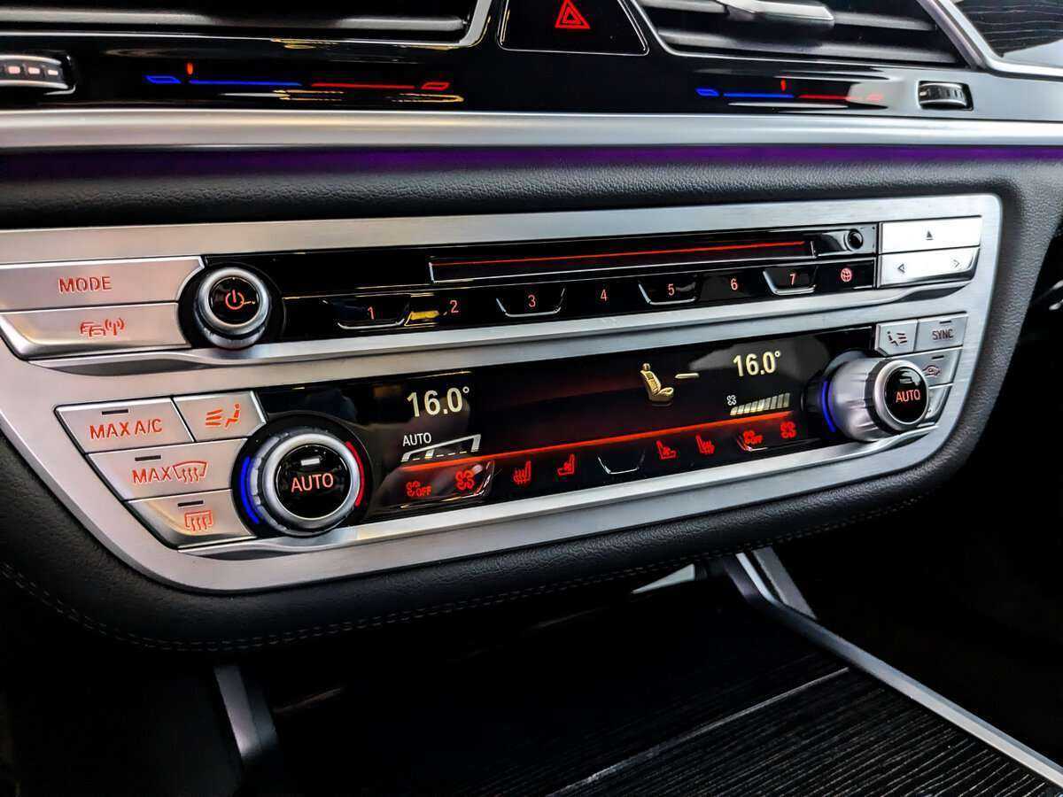 BMW 7 серии 2019 года с пробегом. Фото: #21