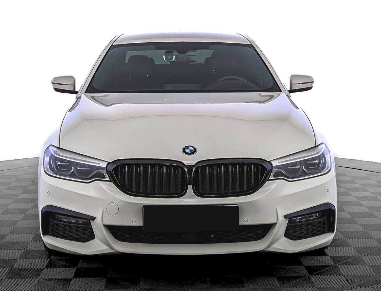 BMW 5 серии 2019 года с пробегом. Фото: #1