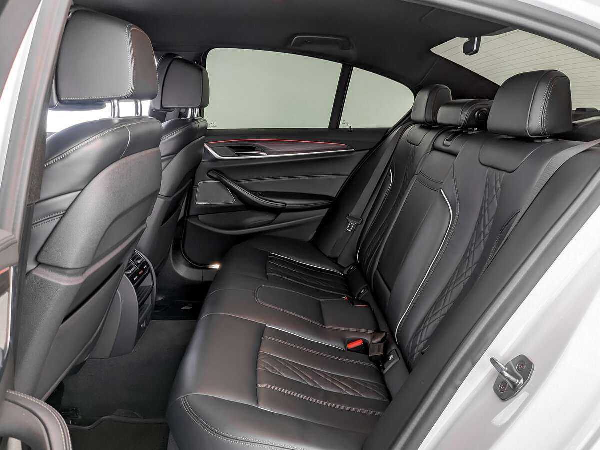 BMW 5 серии 2019 года с пробегом. Фото: #9