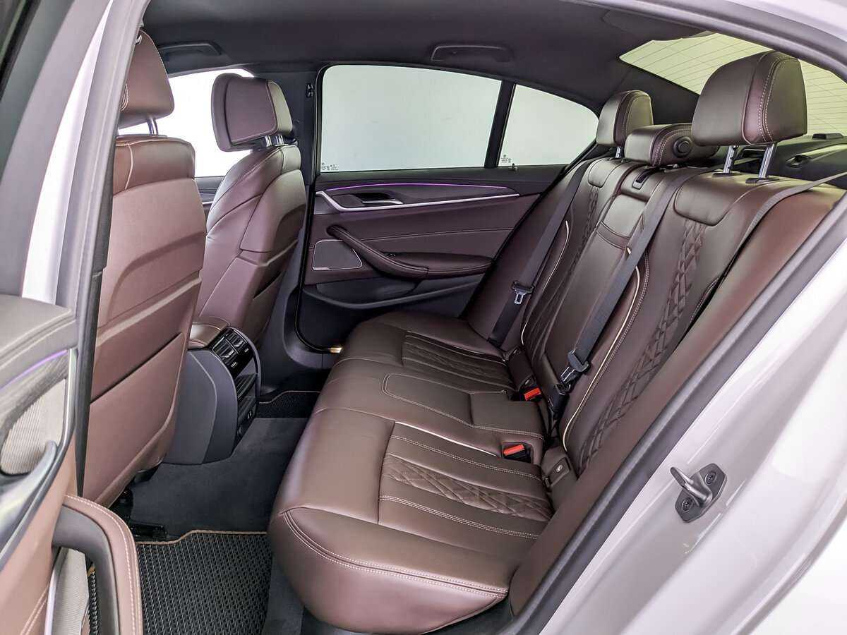 BMW 5 серии 2020 года с пробегом. Фото: #11