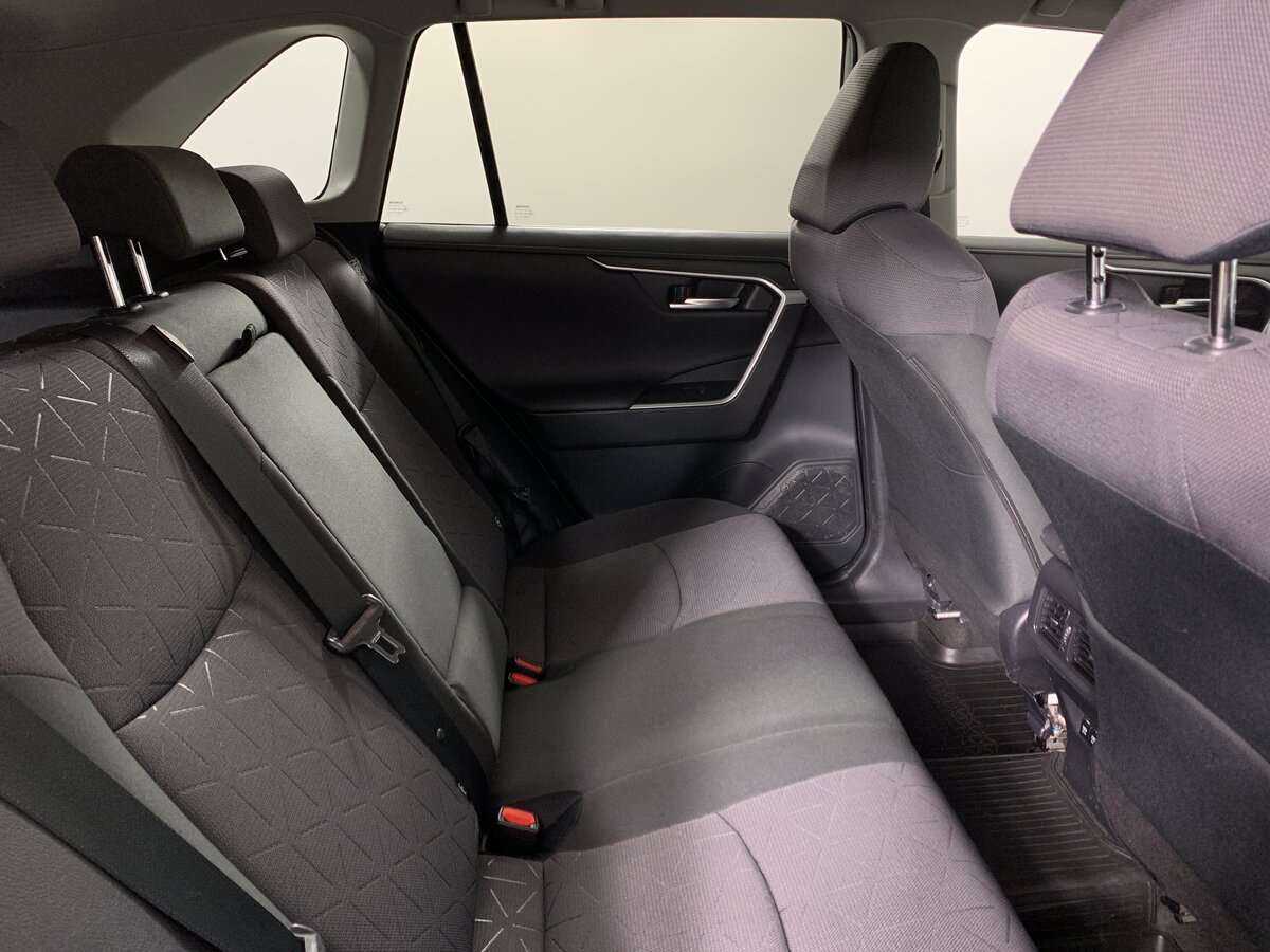 Toyota RAV4 2020 года с пробегом. Фото: #14