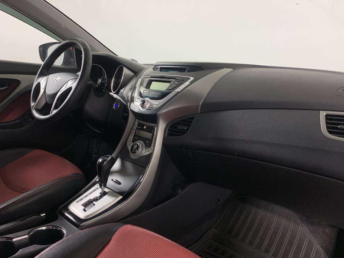 Hyundai Elantra 2011 года с пробегом. Фото: #8