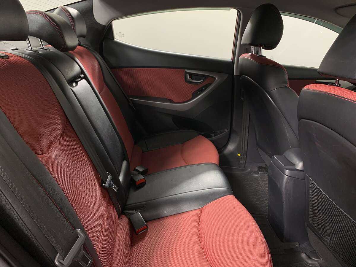 Hyundai Elantra 2011 года с пробегом. Фото: #12