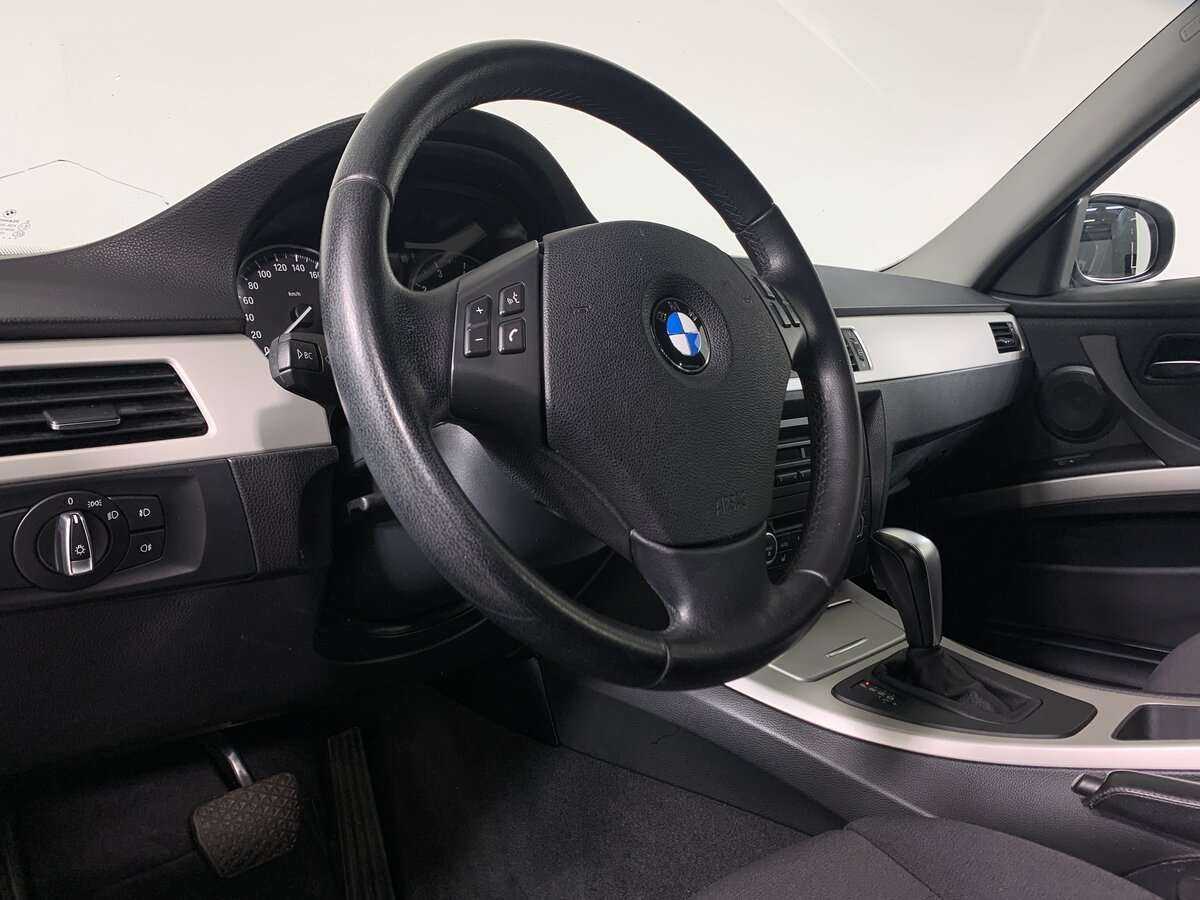 BMW 3 серии 2011 года с пробегом. Фото: #11