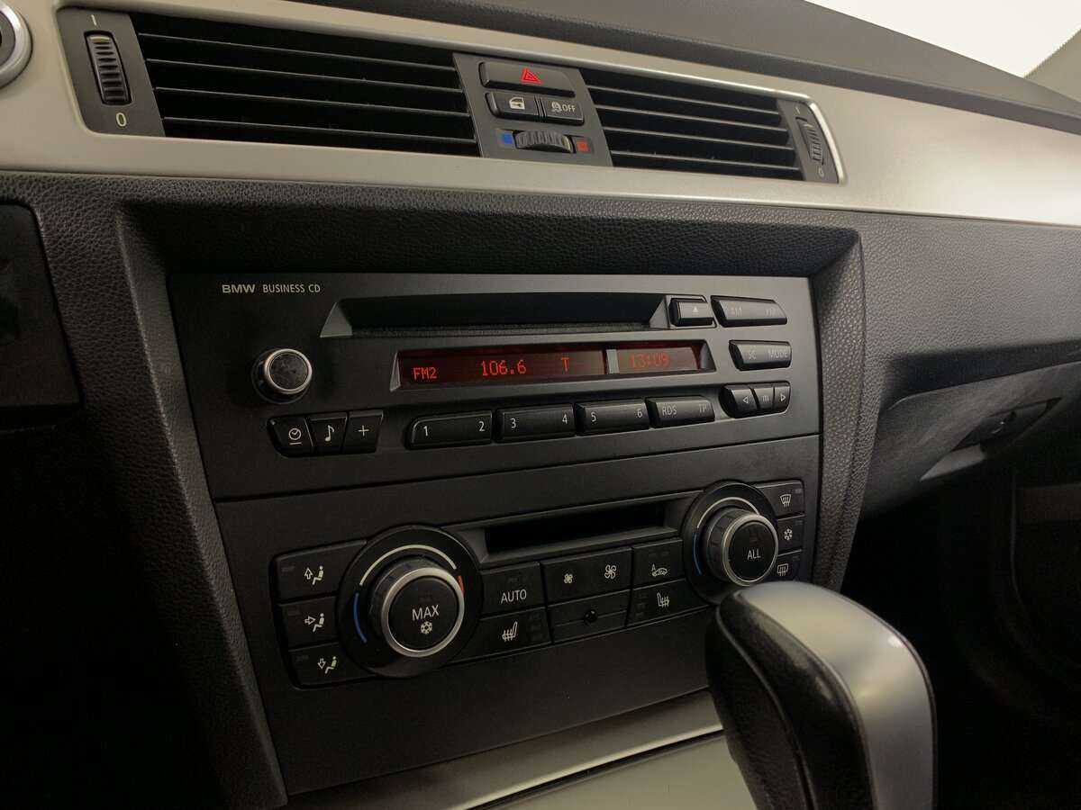 BMW 3 серии 2011 года с пробегом. Фото: #15