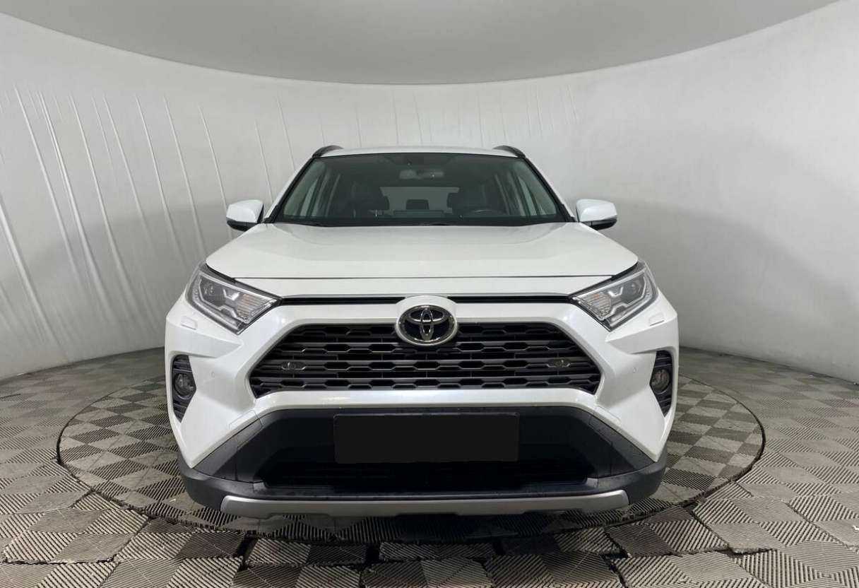 Toyota RAV4 2021 года с пробегом. Фото: #1