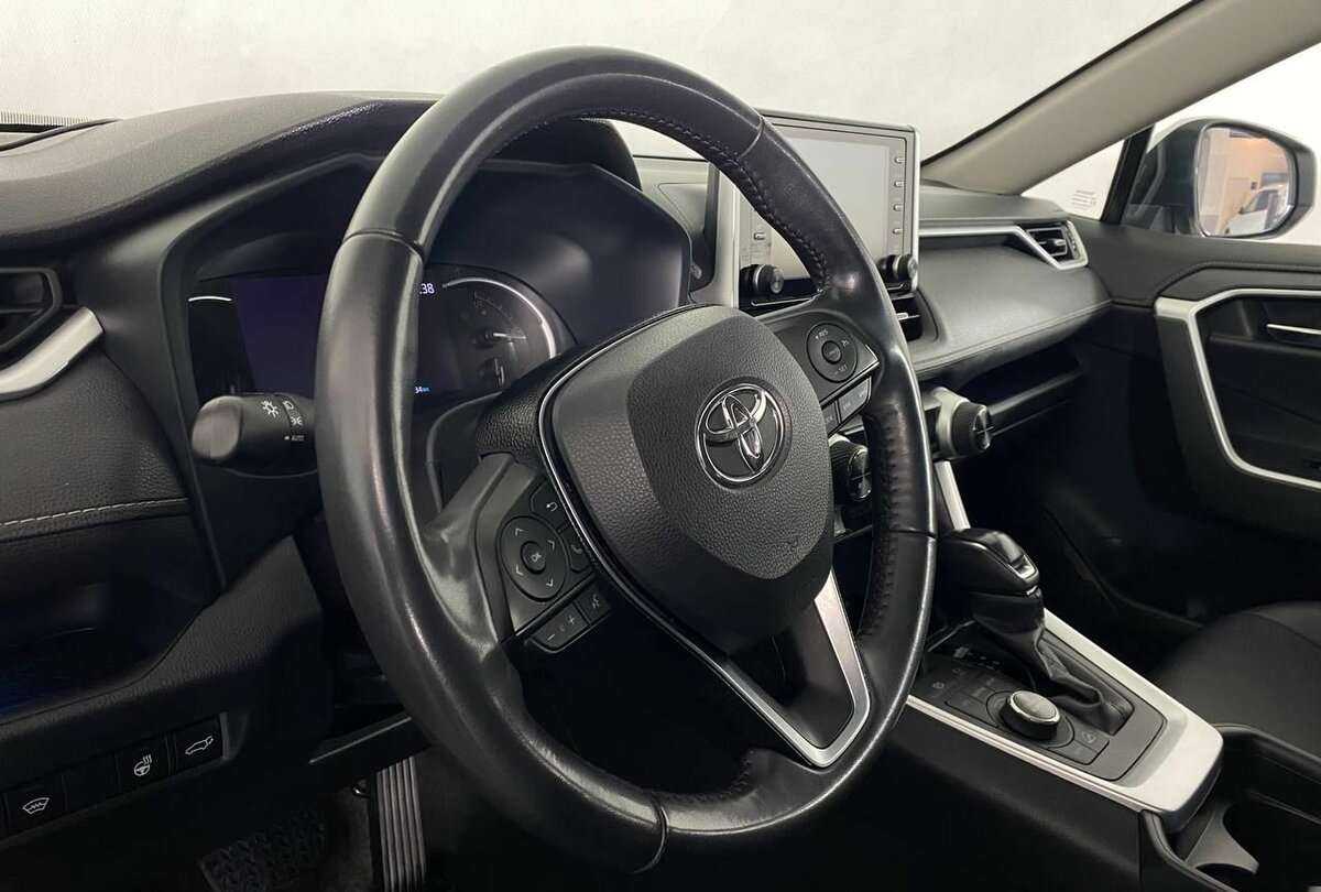 Toyota RAV4 2021 года с пробегом. Фото: #12