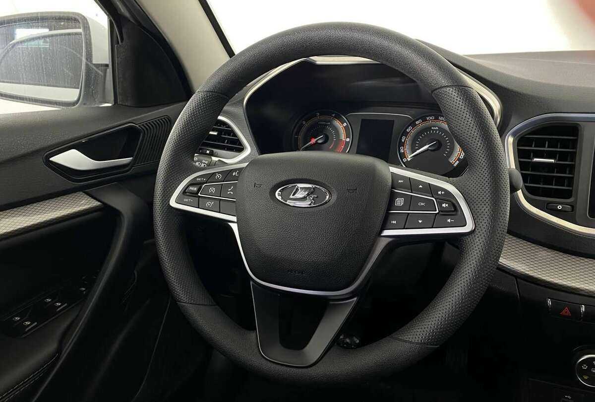 Lada (ВАЗ) Vesta 2023 года с пробегом. Фото: #8