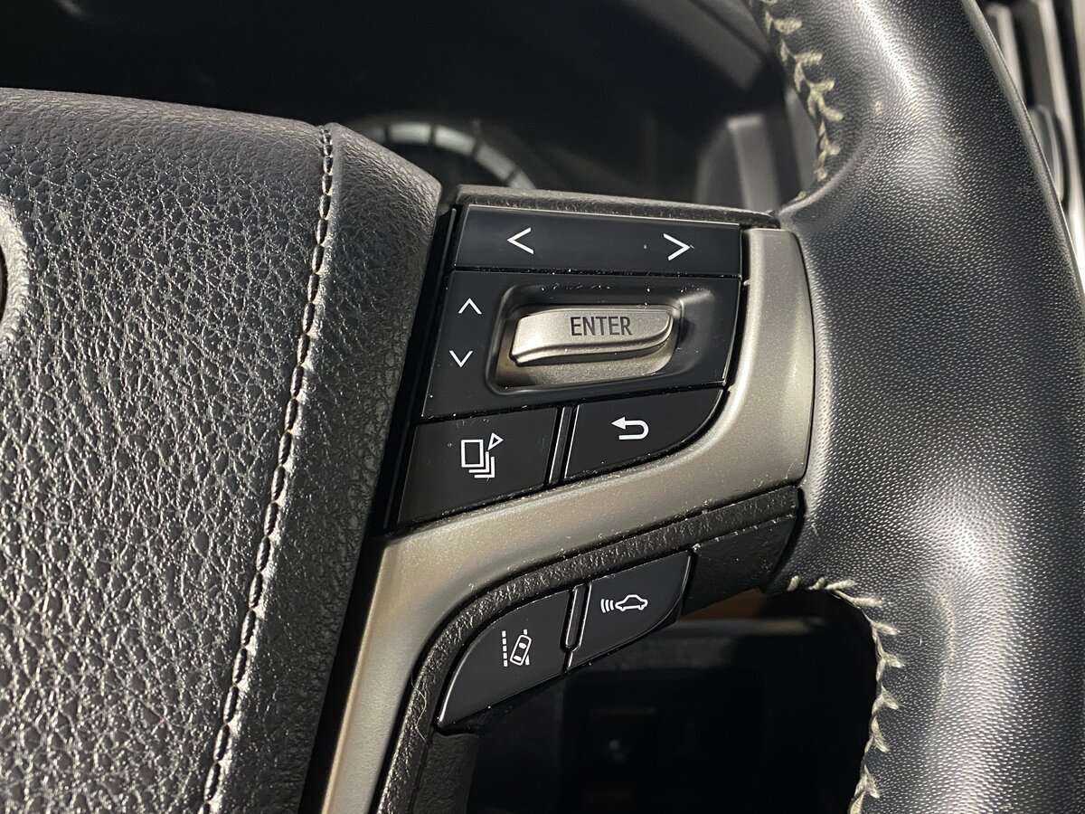 Toyota Land Cruiser 2017 года с пробегом. Фото: #9