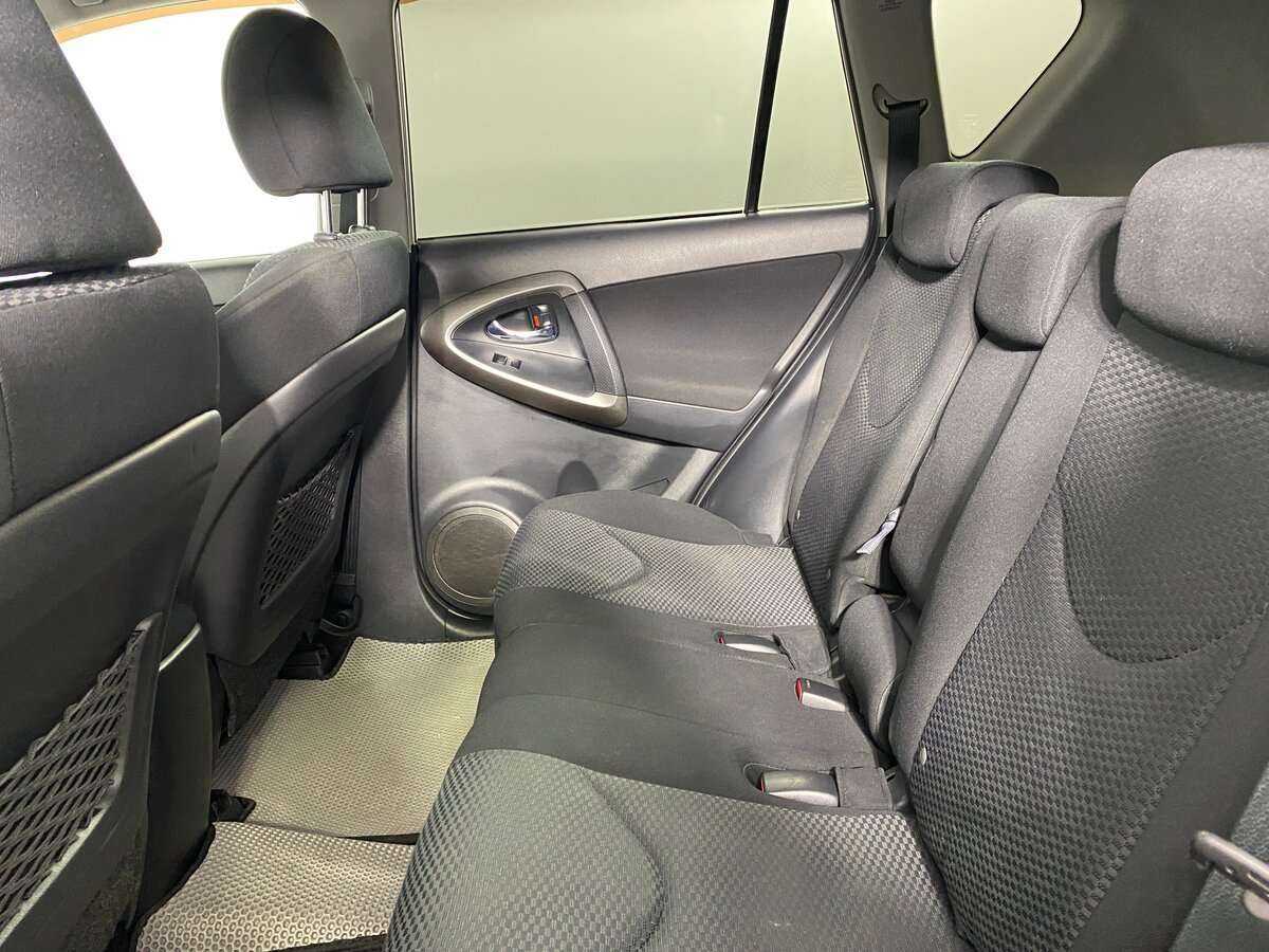 Toyota RAV4 2011 года с пробегом. Фото: #8