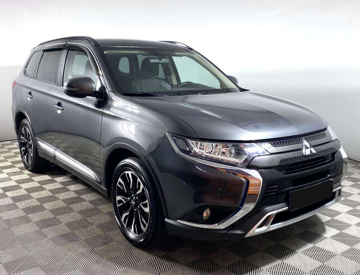 Mitsubishi Outlander 2021 года с пробегом. Фото: #2