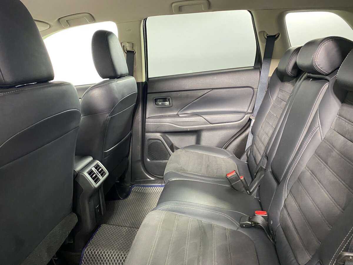 Mitsubishi Outlander 2021 года с пробегом. Фото: #8