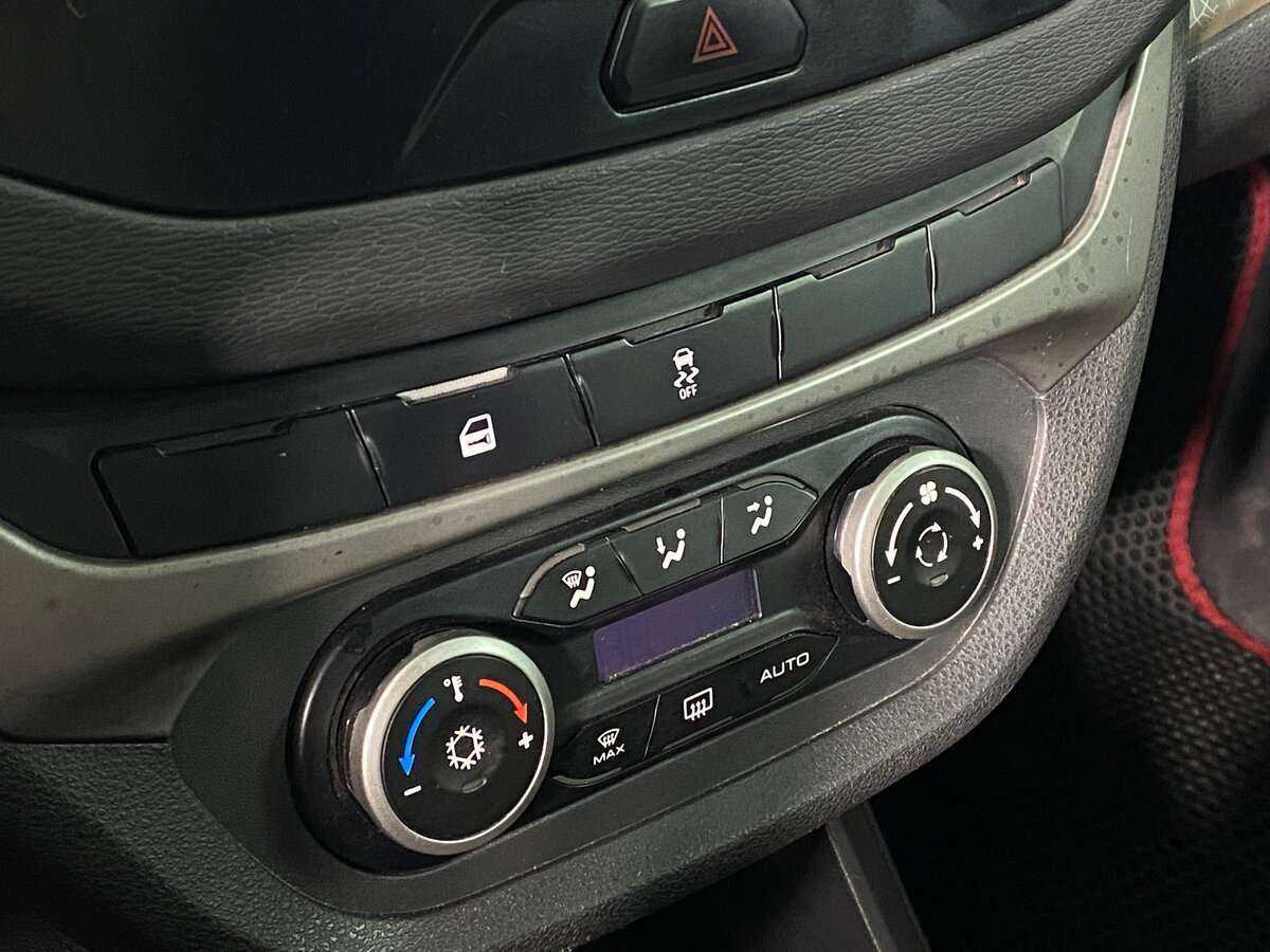 Б/У Лада (ВАЗ) Веста 2017 года. Фото: #13