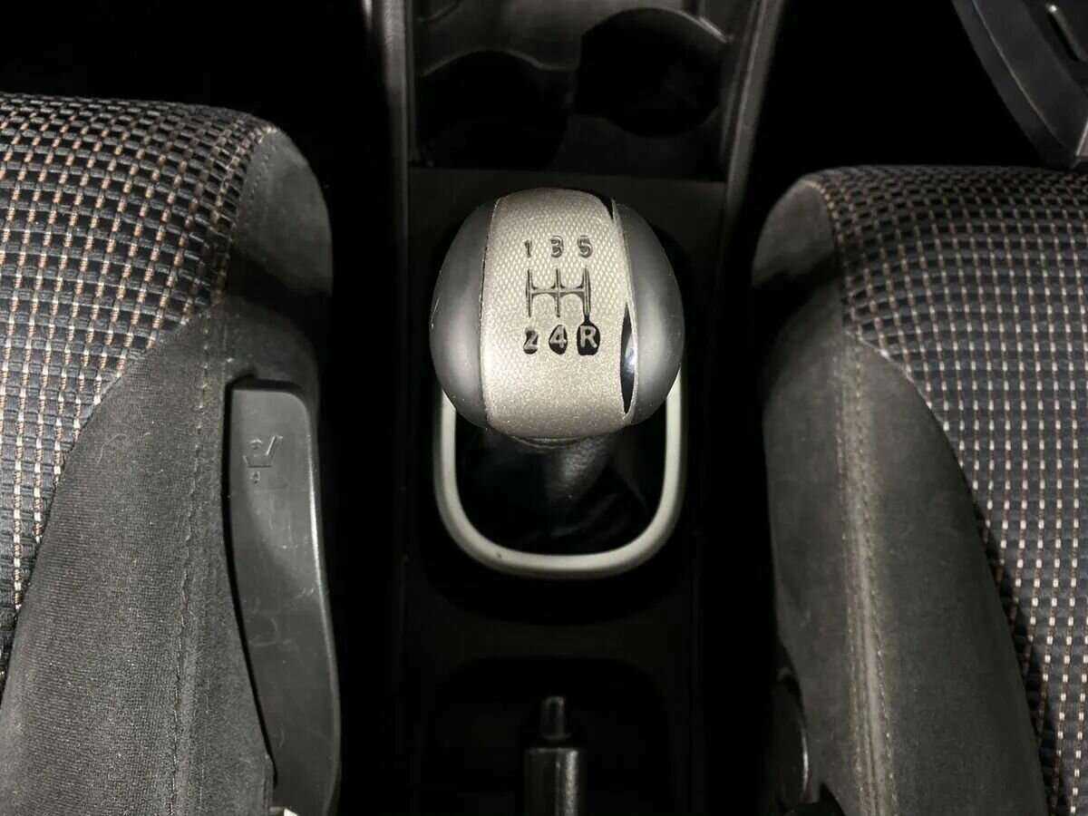 Nissan Tiida 2011 года с пробегом. Фото: #13