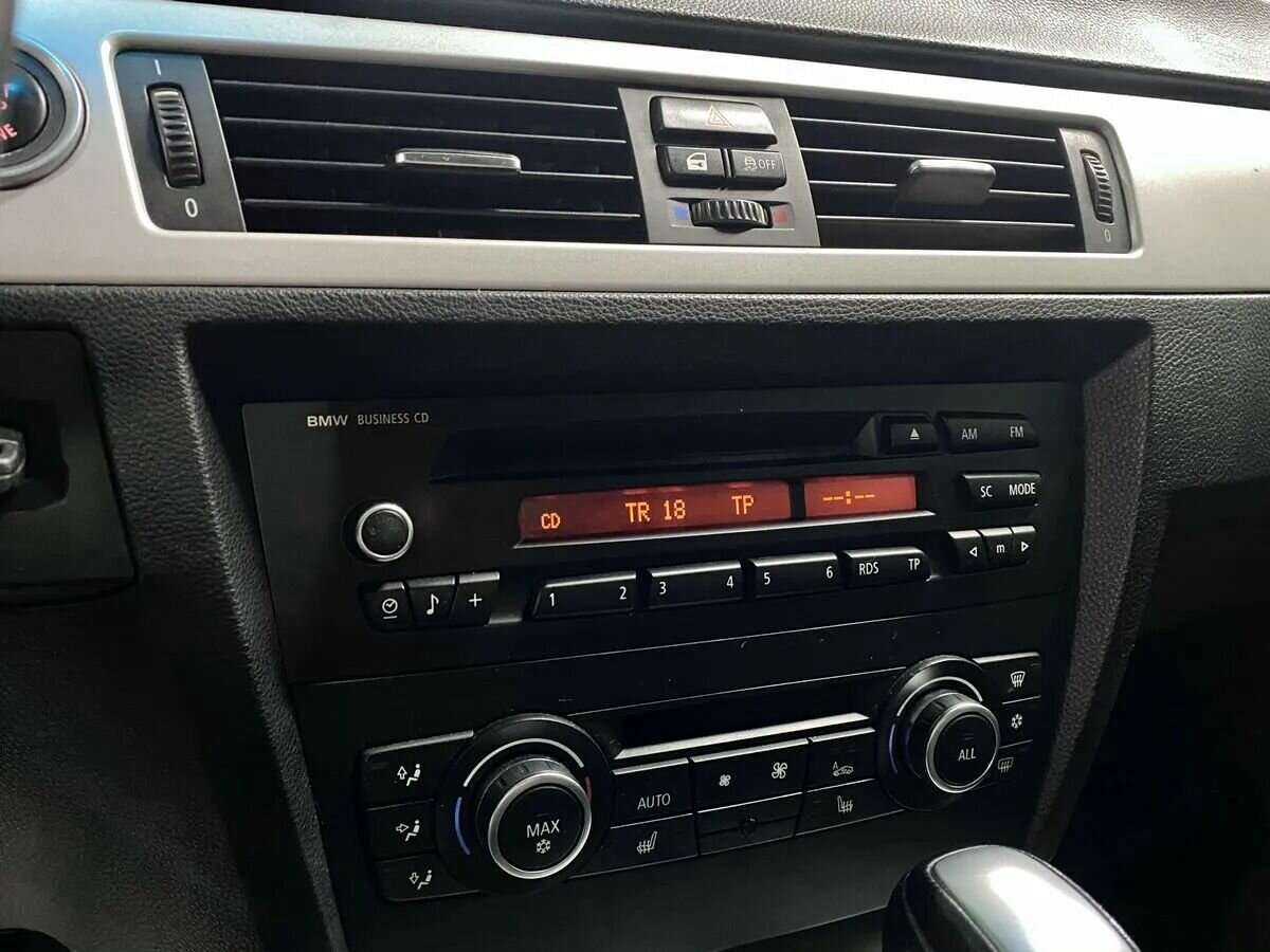 BMW 3 серии 2011 года с пробегом. Фото: #13