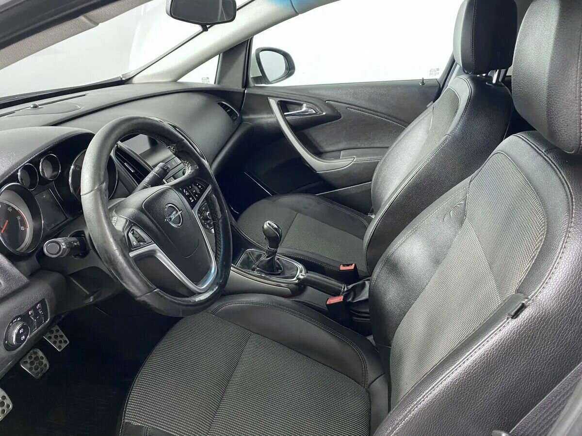 Б/У Опель Астра 2012 года. Фото: #7