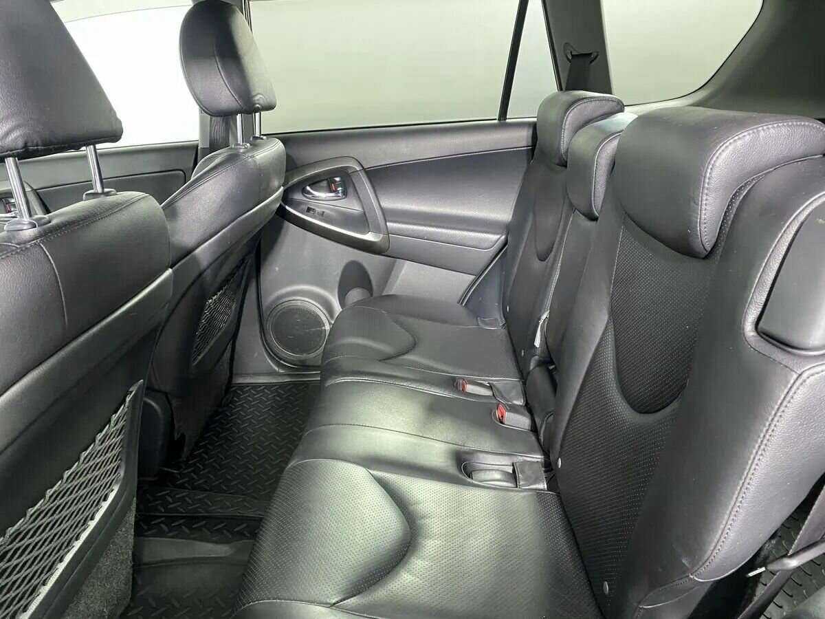 Toyota RAV4 2008 года с пробегом. Фото: #8