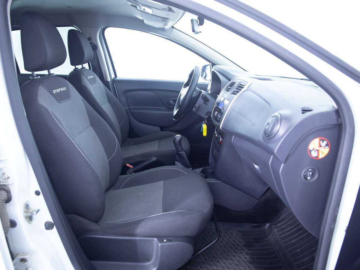 Б/У Рено Логан 2019 года. Фото: #10