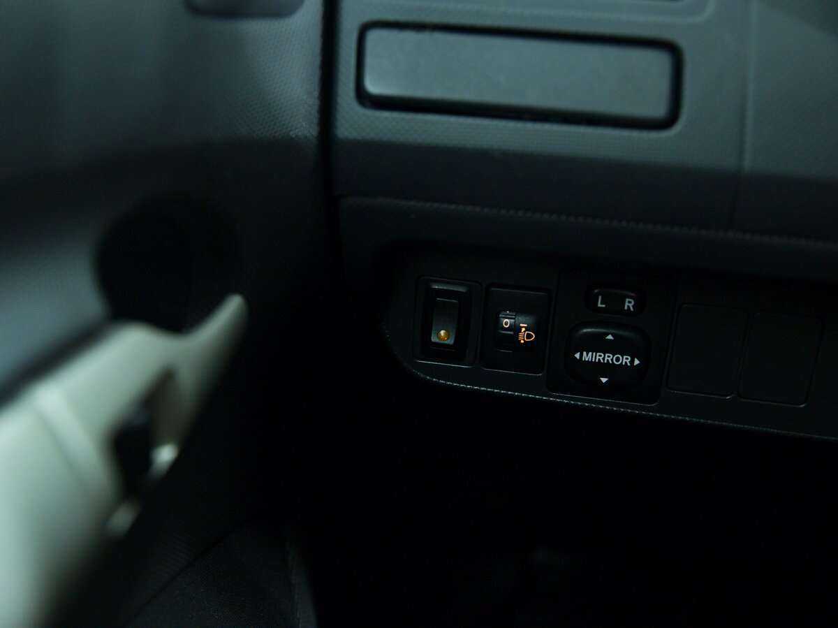 Toyota Auris 2008 года с пробегом. Фото: #17