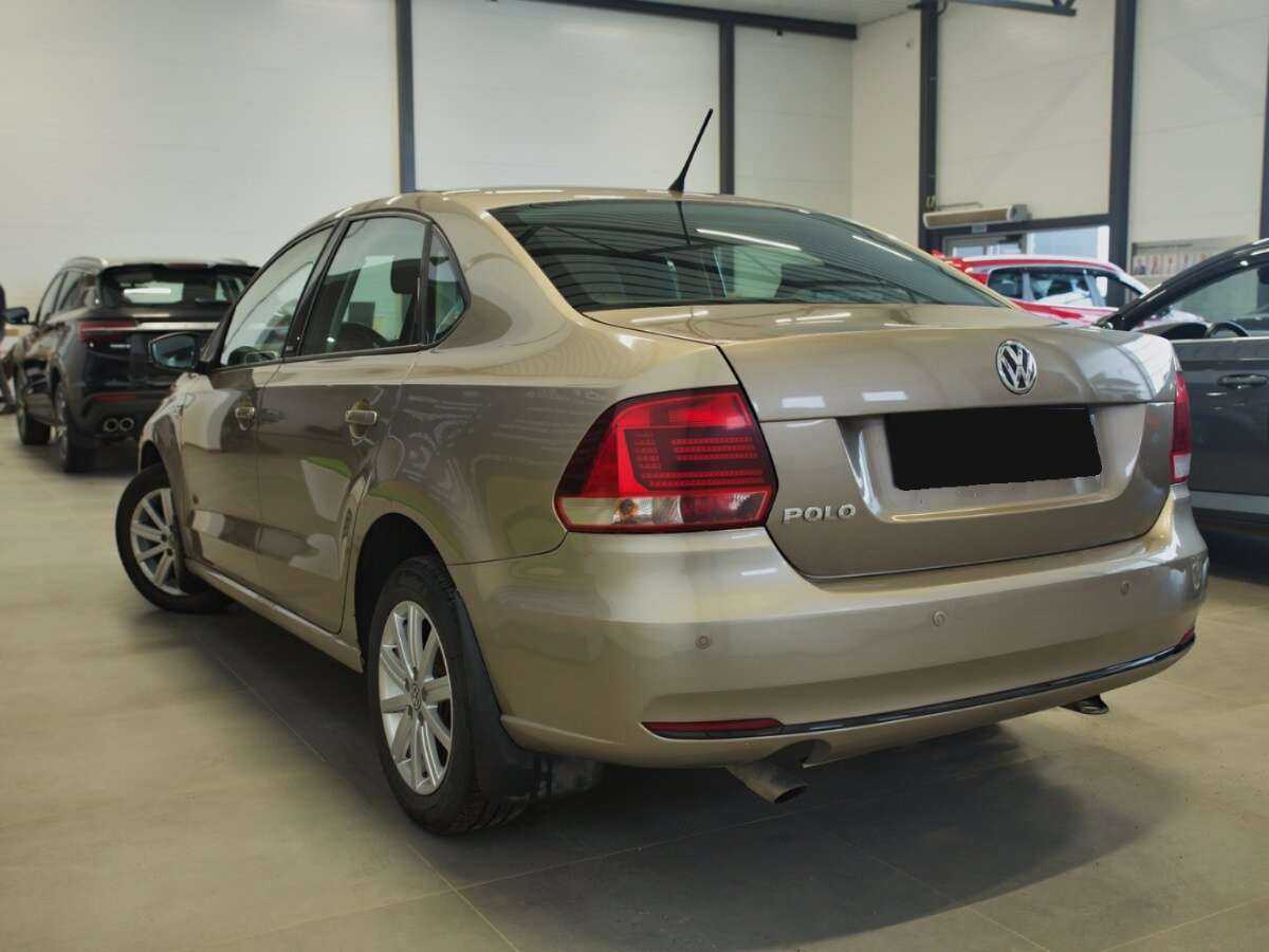 Б/У Фольксваген Поло 2016 года. Фото: #1