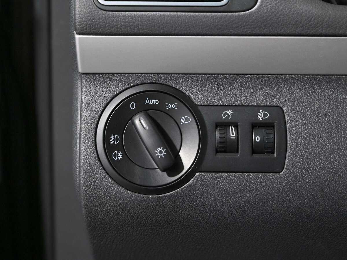 Volkswagen Touran 2013 года с пробегом. Фото: #12