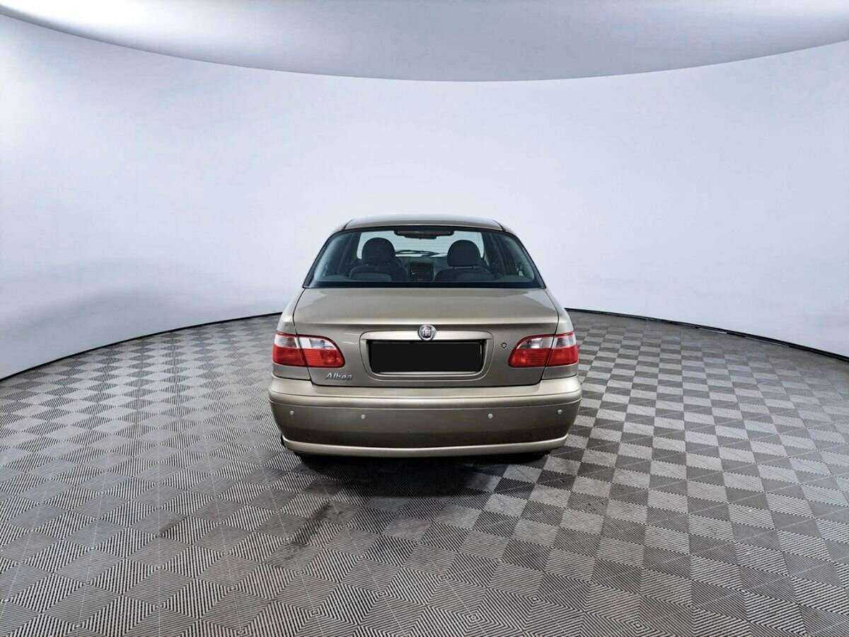 Fiat Albea 2010 года с пробегом. Фото: #5