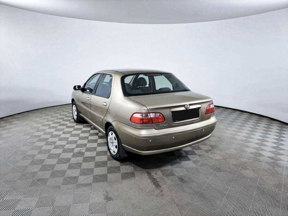 Fiat Albea 2010 года с пробегом. Фото: #6