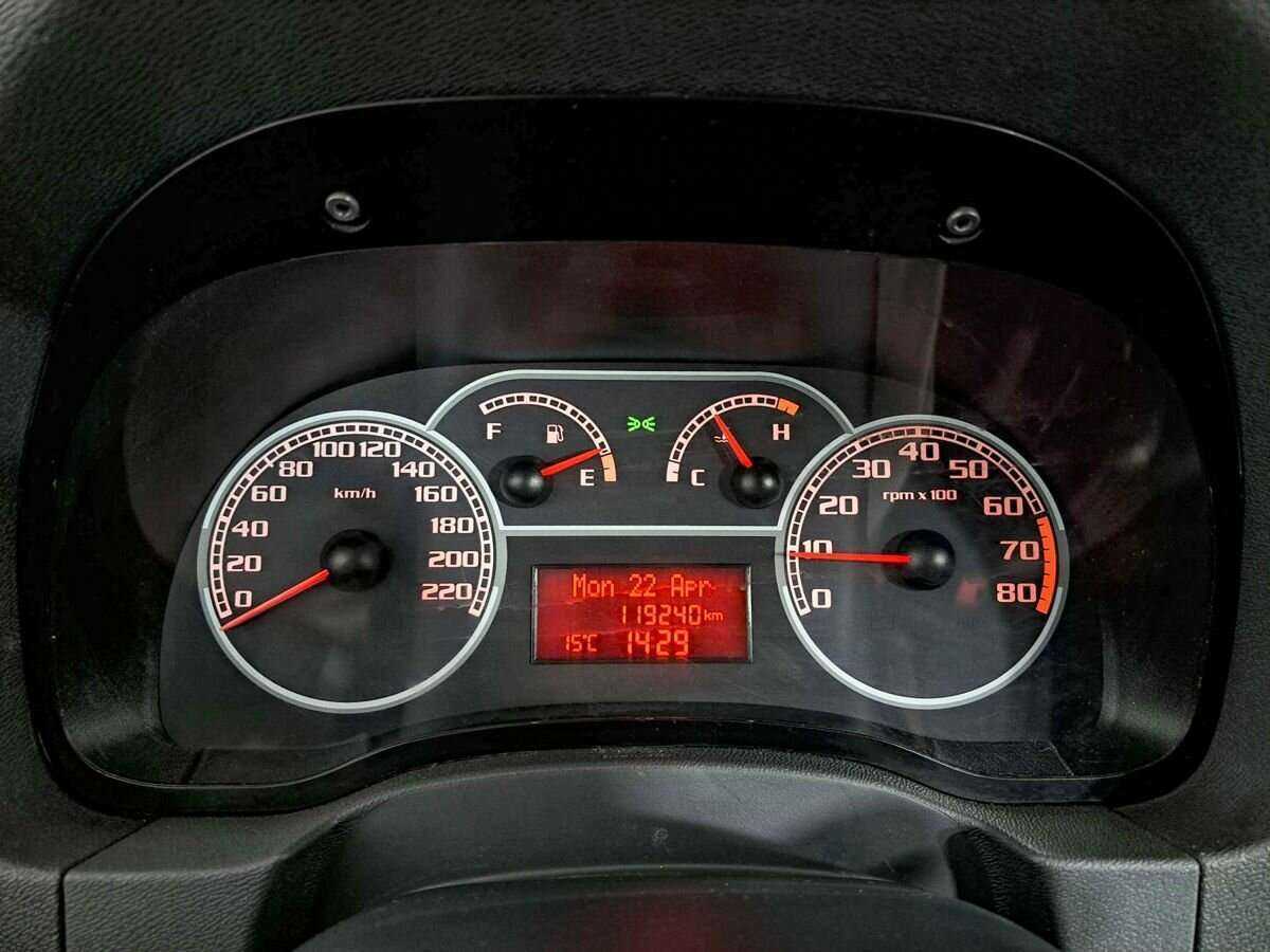 Fiat Albea 2010 года с пробегом. Фото: #10