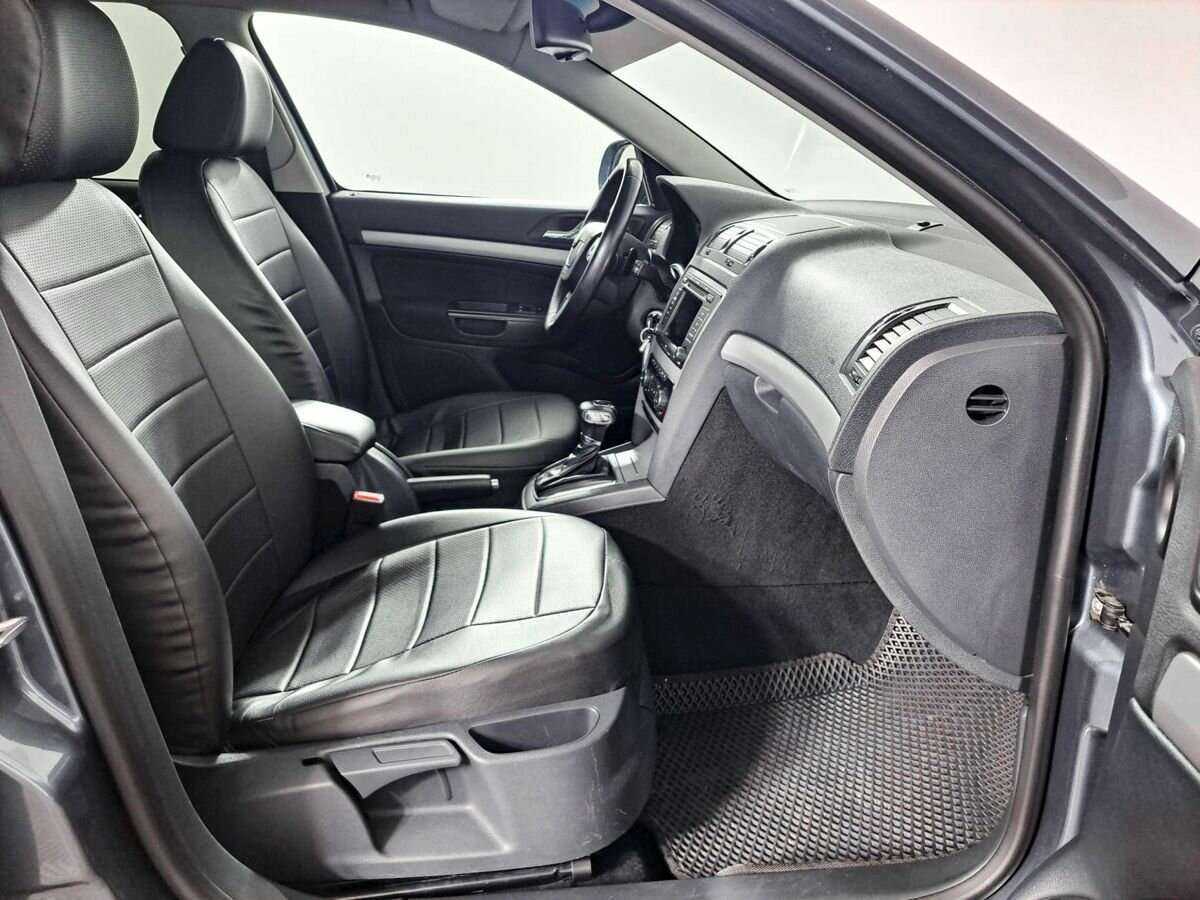 Б/У Шкода Октавия 2012 года. Фото: #7