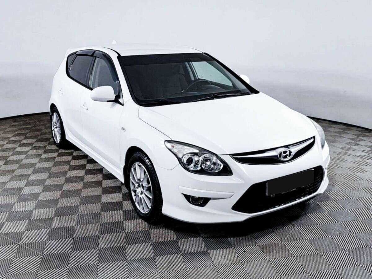 Hyundai i30 2011 года с пробегом. Фото: #2