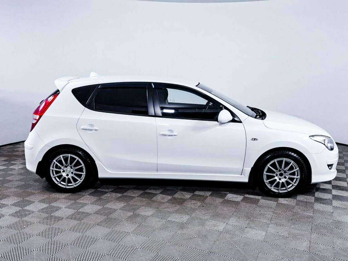 Hyundai i30 2011 года с пробегом. Фото: #3