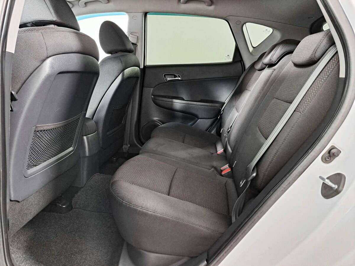 Hyundai i30 2011 года с пробегом. Фото: #11