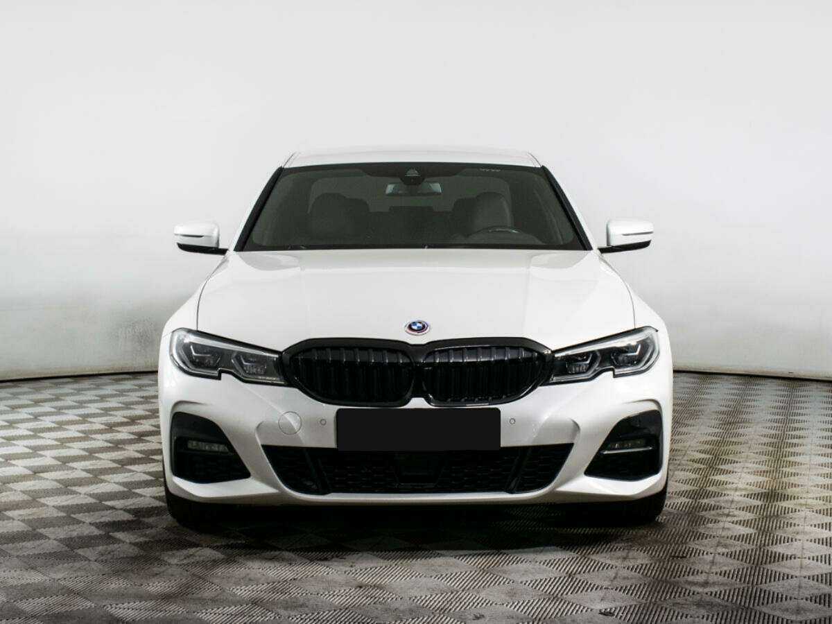 BMW 3 серии 2021 года с пробегом. Фото: #1