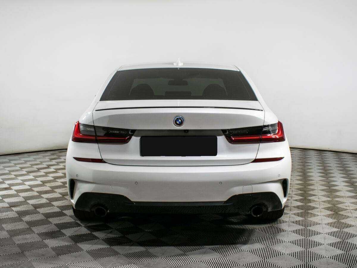 BMW 3 серии 2021 года с пробегом. Фото: #4