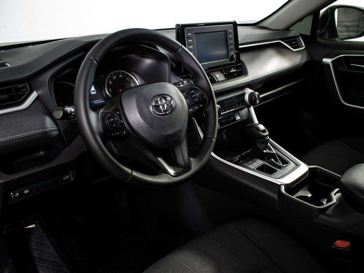 Toyota RAV4 2019 года с пробегом. Фото: #12