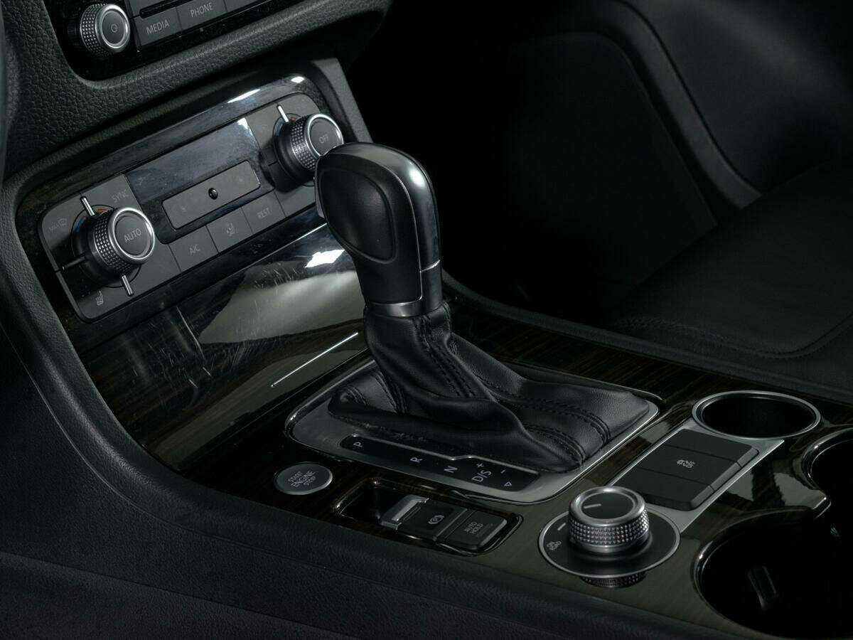 Volkswagen Touareg 2015 года с пробегом. Фото: #14