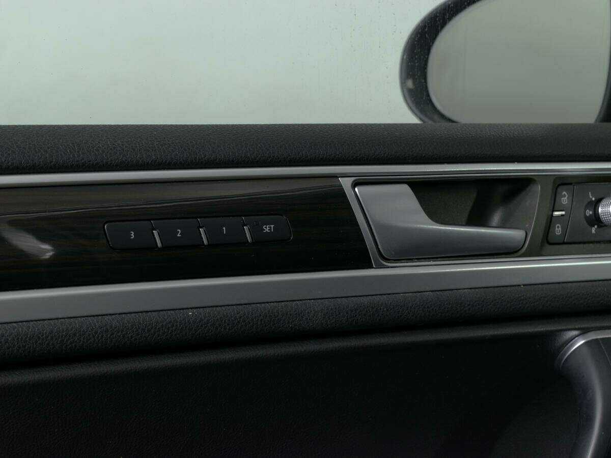Volkswagen Touareg 2015 года с пробегом. Фото: #16
