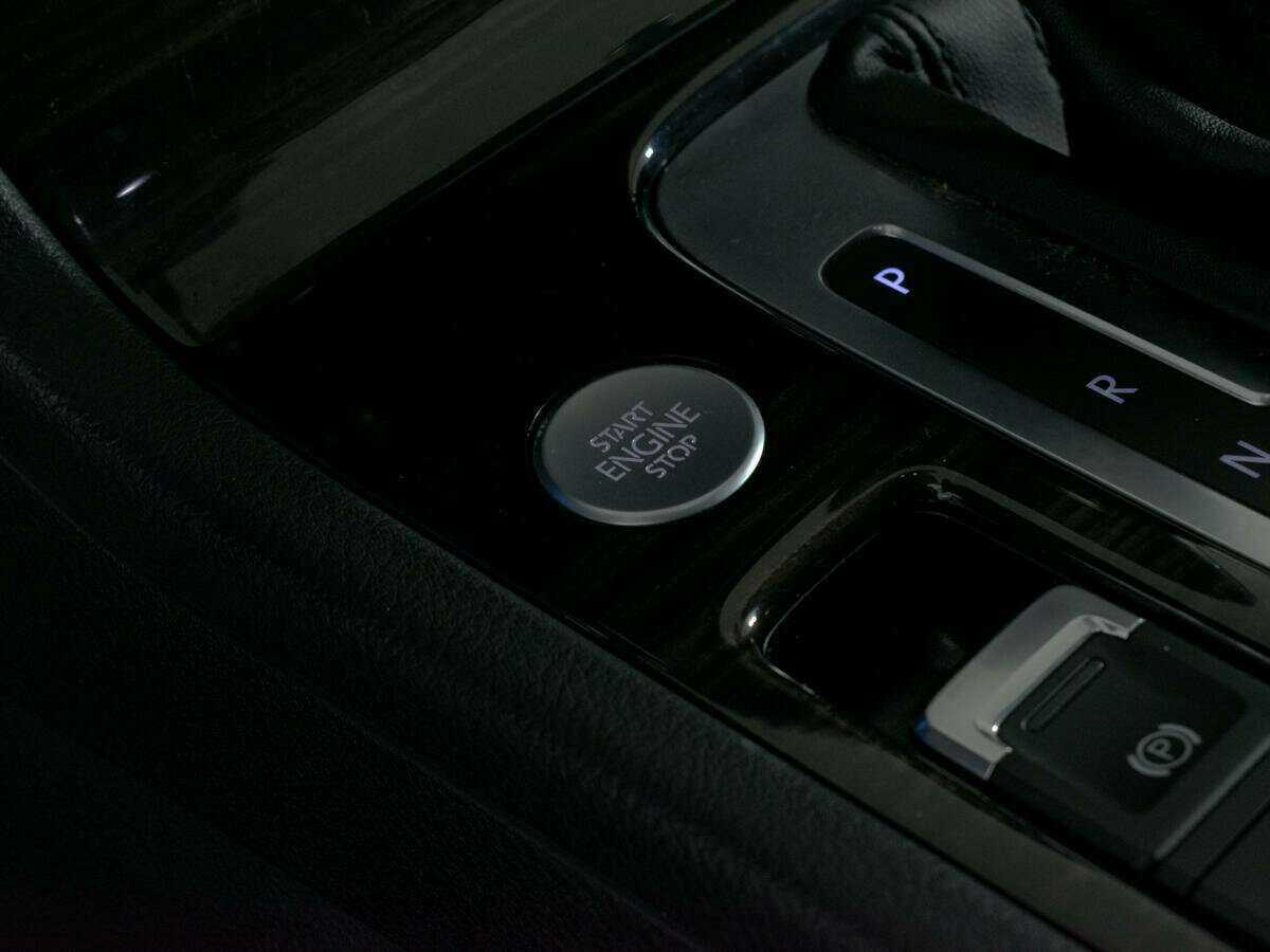 Volkswagen Touareg 2015 года с пробегом. Фото: #19