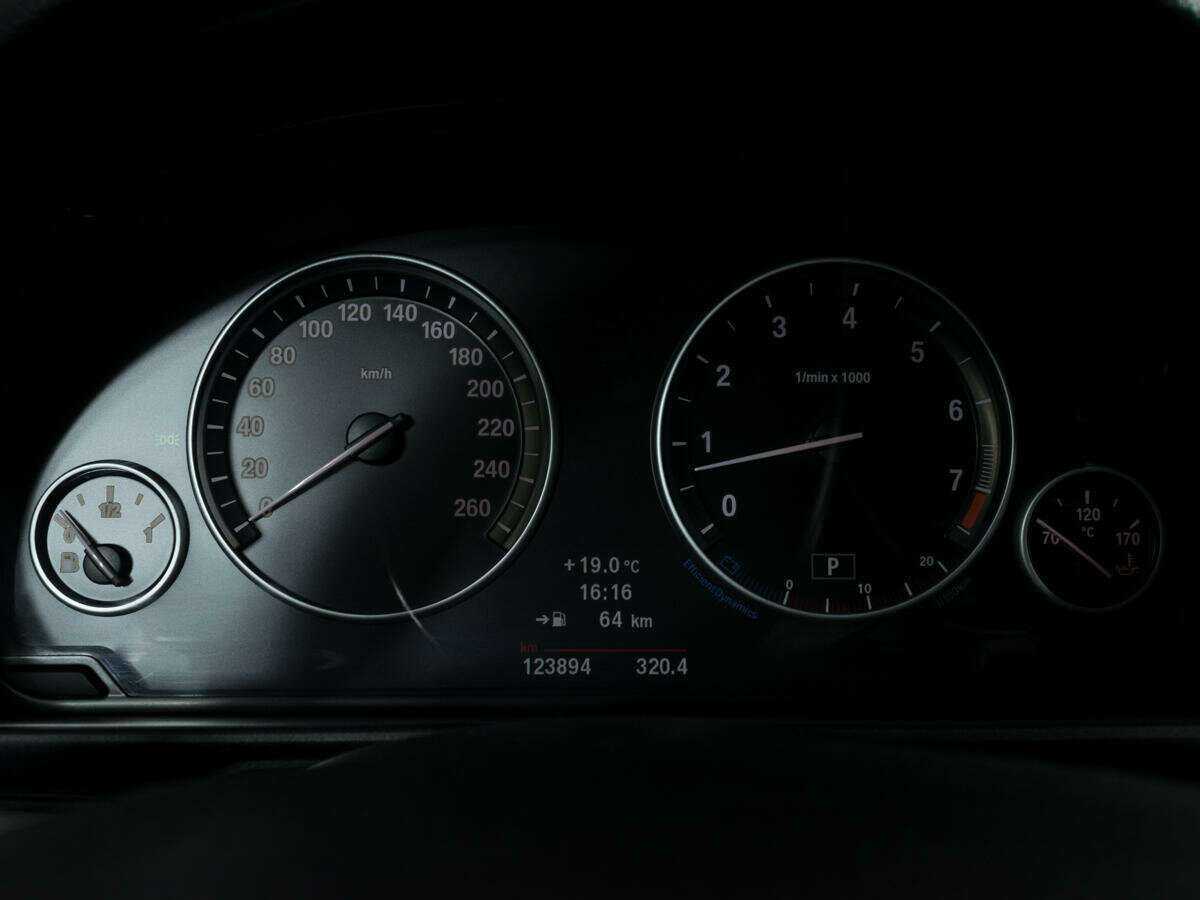 BMW 5 серии 2011 года с пробегом. Фото: #12