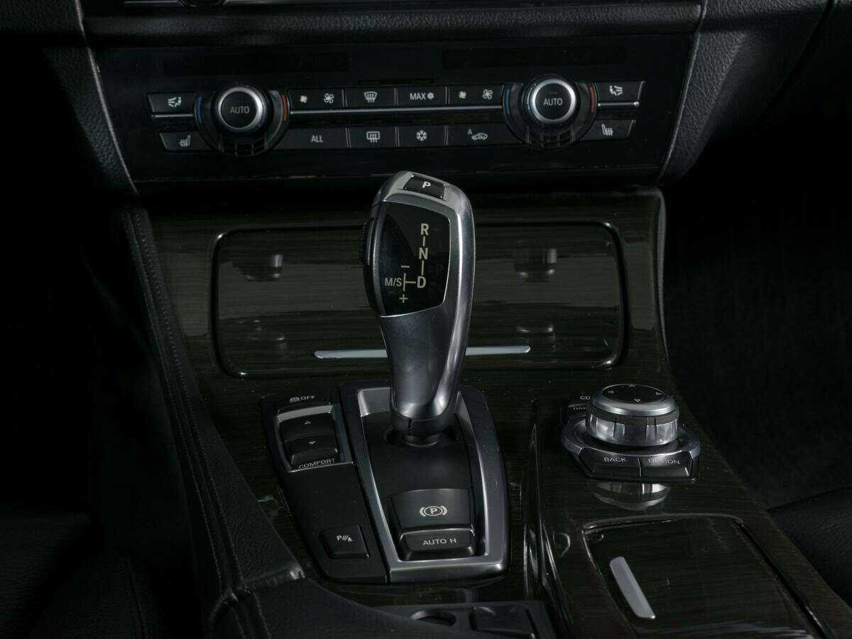 BMW 5 серии 2011 года с пробегом. Фото: #14