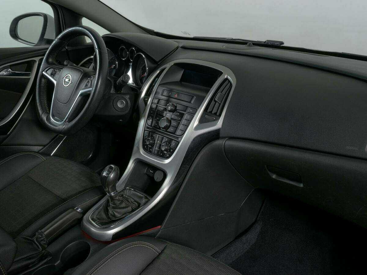 Б/У Опель Астра 2012 года. Фото: #8