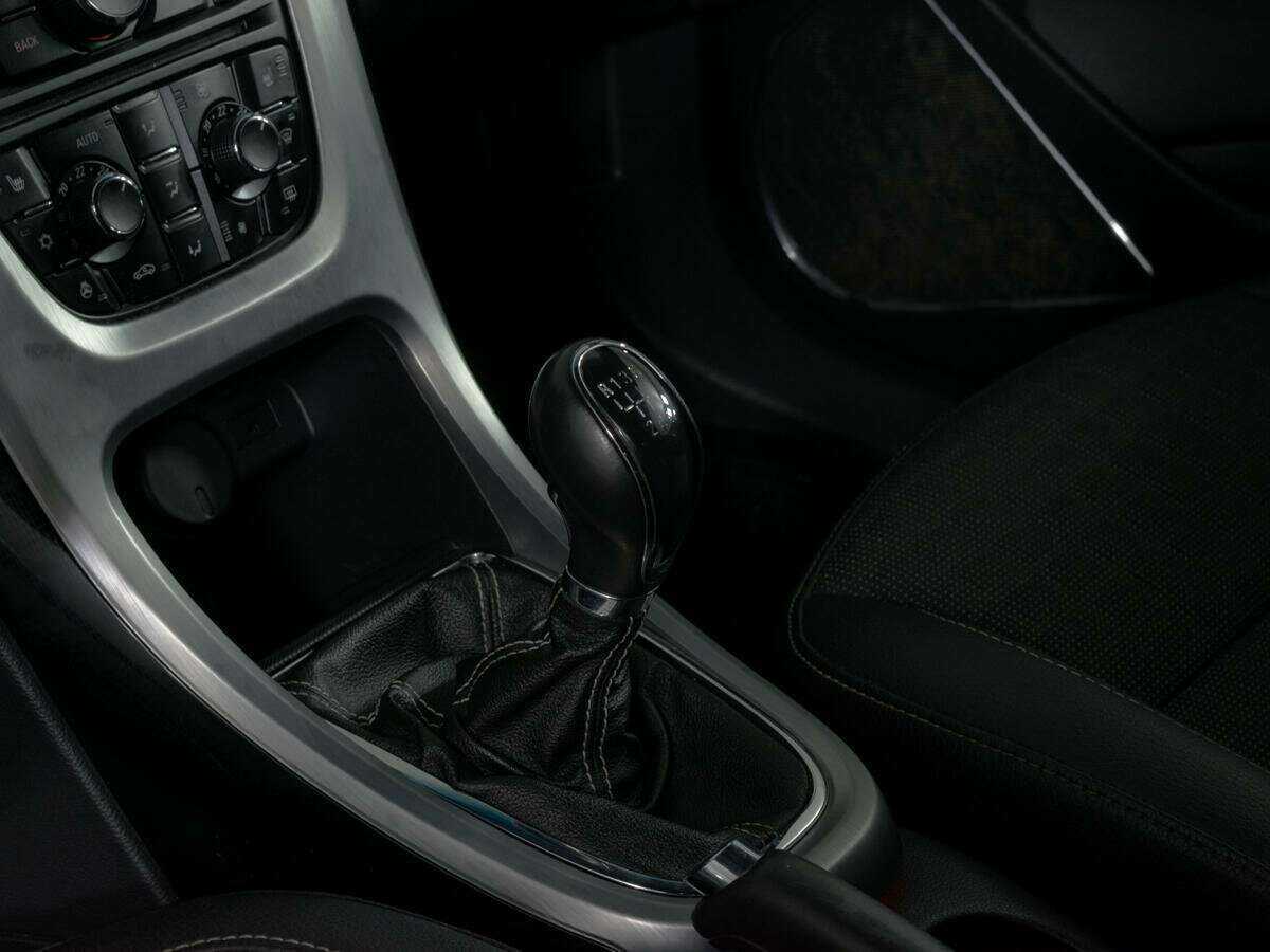 Б/У Опель Астра 2012 года. Фото: #14