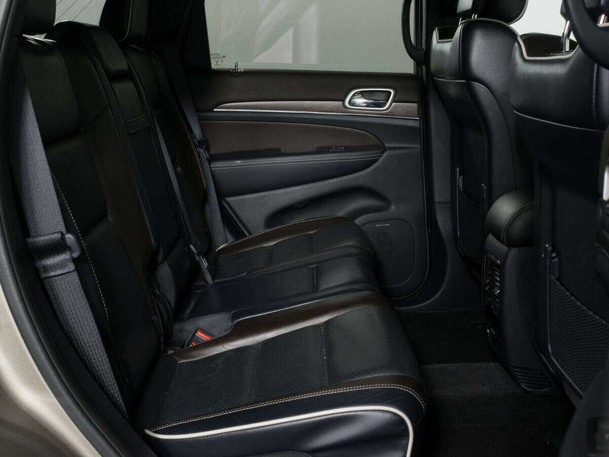Jeep Grand Cherokee 2016 года с пробегом. Фото: #11