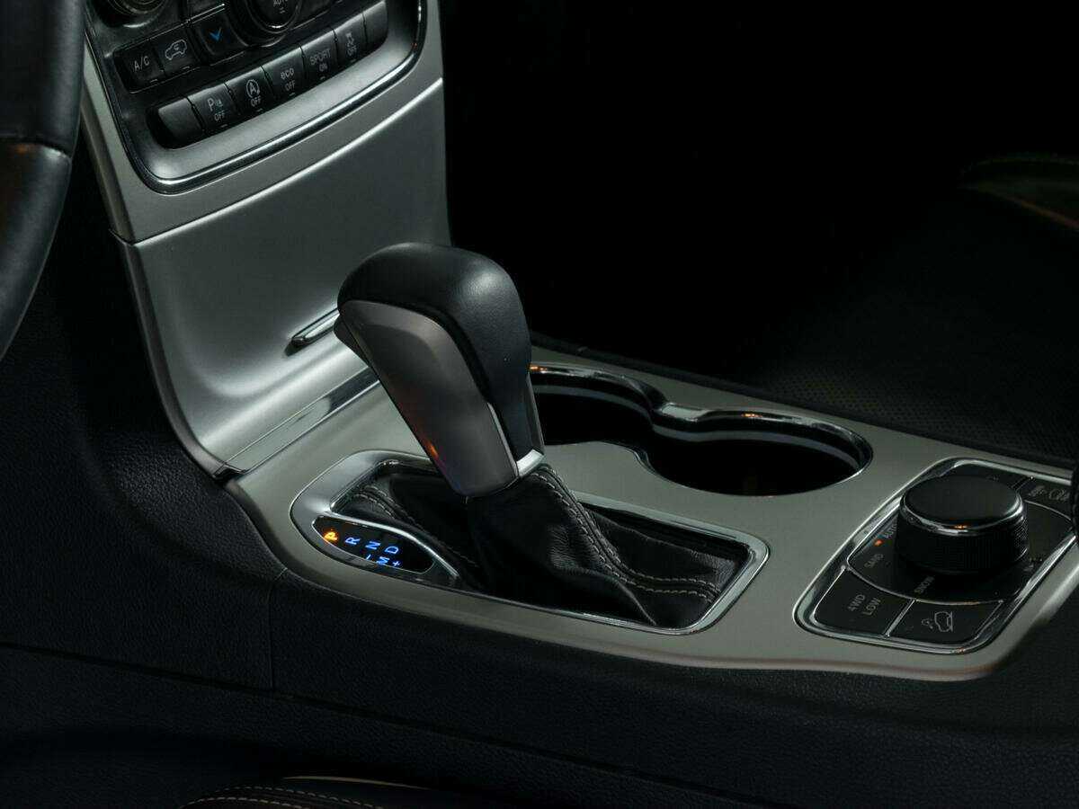 Jeep Grand Cherokee 2016 года с пробегом. Фото: #16