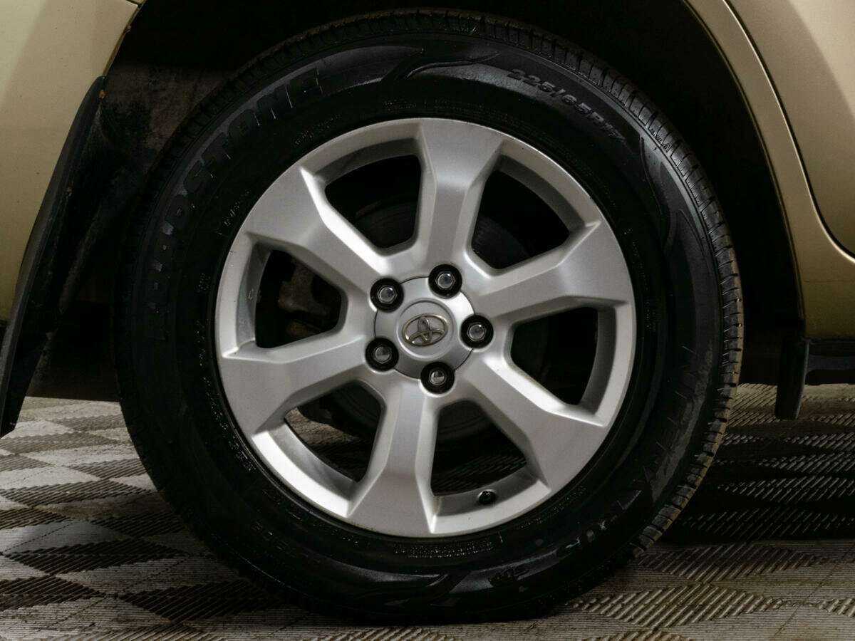 Toyota RAV4 2010 года с пробегом. Фото: #12
