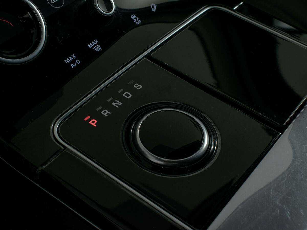 Land Rover Range Rover Velar 2018 года с пробегом. Фото: #17