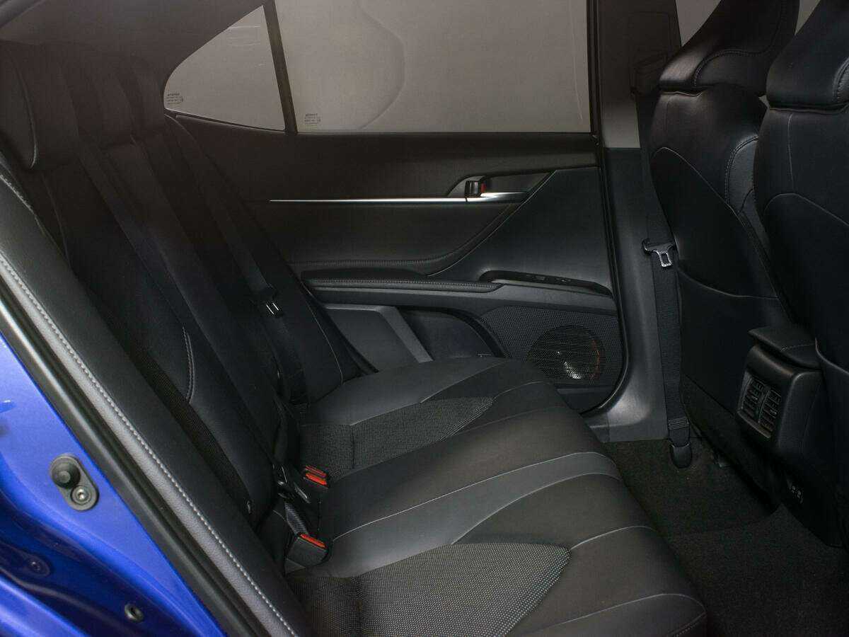 Toyota Camry 2021 года с пробегом. Фото: #10