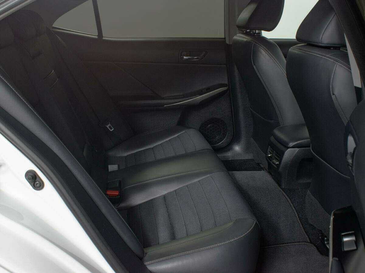 Lexus IS 2014 года с пробегом. Фото: #9